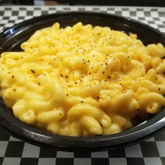MAC & CHEESE.