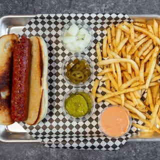 1/4lb SMOKEHOUSE HOT DOG w/TATER CHIPS