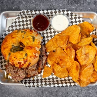 PULLED PORK SANDWICH w/TATER CHIPS